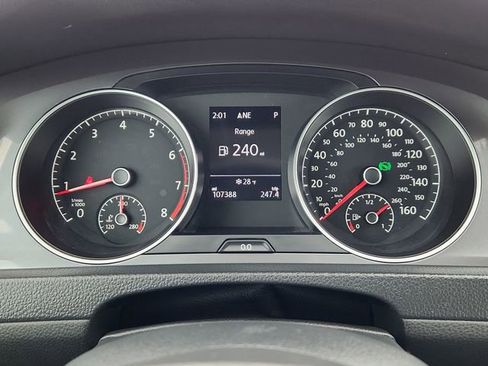 Used 2017 Volkswagen Golf Alltrack S image 37