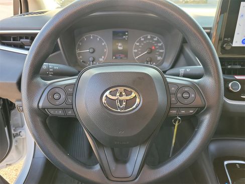 Used 2024 Toyota Corolla LE image 18