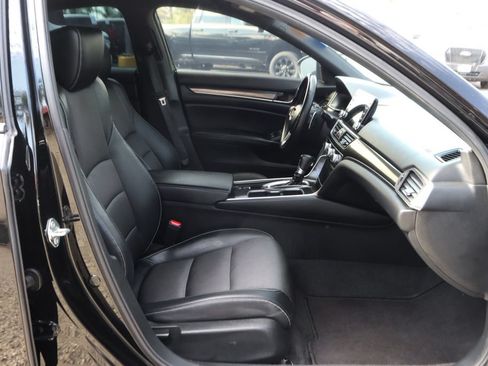 Used 2018 Honda Accord Sport image 36