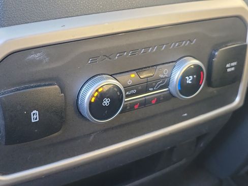 Used 2022 Ford Expedition Max Limited AWD/4WD image 12