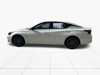 Used 2023 Nissan Altima 2.0 SR video 5