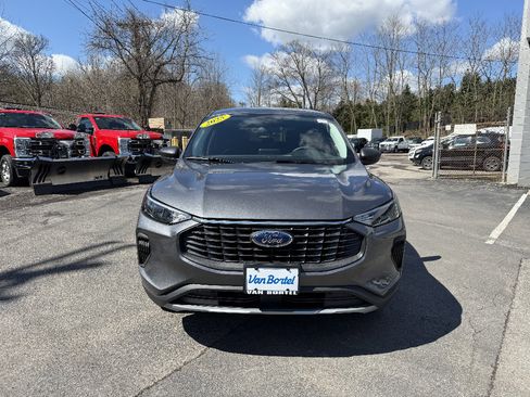 Used 2025 Ford Escape Active w/ Cold Weather Package image 9