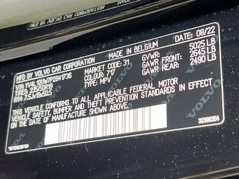 Used 2023 Volvo XC40 B5 Plus w/ Driver Assist Package image 32