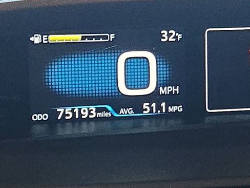 Used 2017 Toyota Prius Prime Advanced image 5