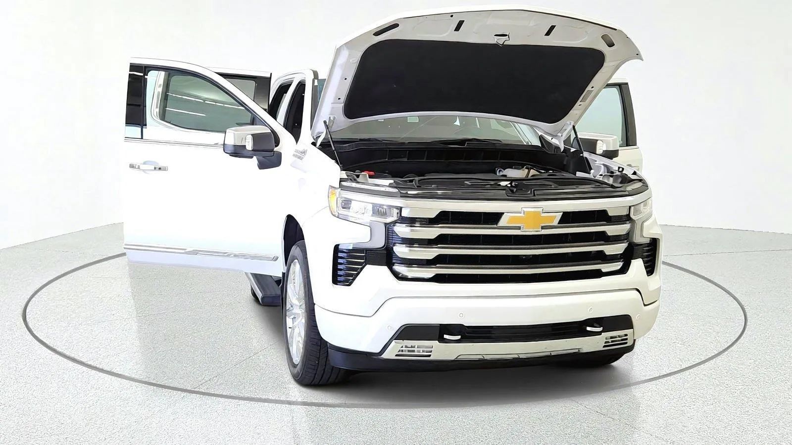 Used 2023 Chevrolet Silverado 1500 High Country w/ High Country Premium Package AWD/4WD image 12