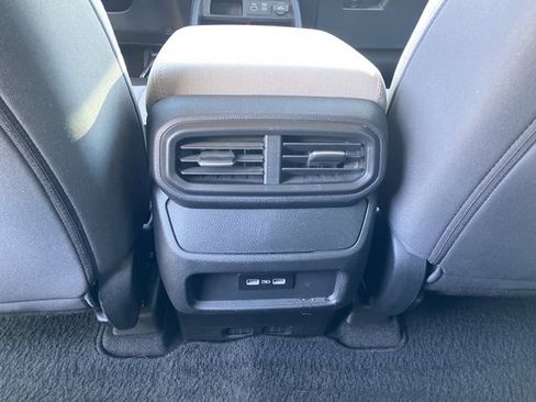 Used 2023 Honda Pilot LX image 49