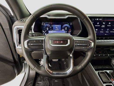 Used 2024 GMC Canyon Elevation image 11