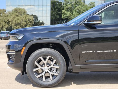 New 2025 Jeep Grand Cherokee Limited image 9