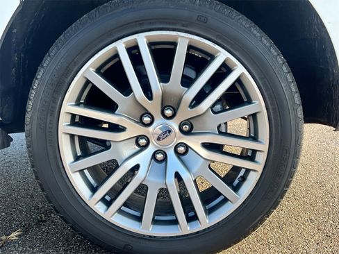 Used 2022 Ford Expedition Max Limited image 14