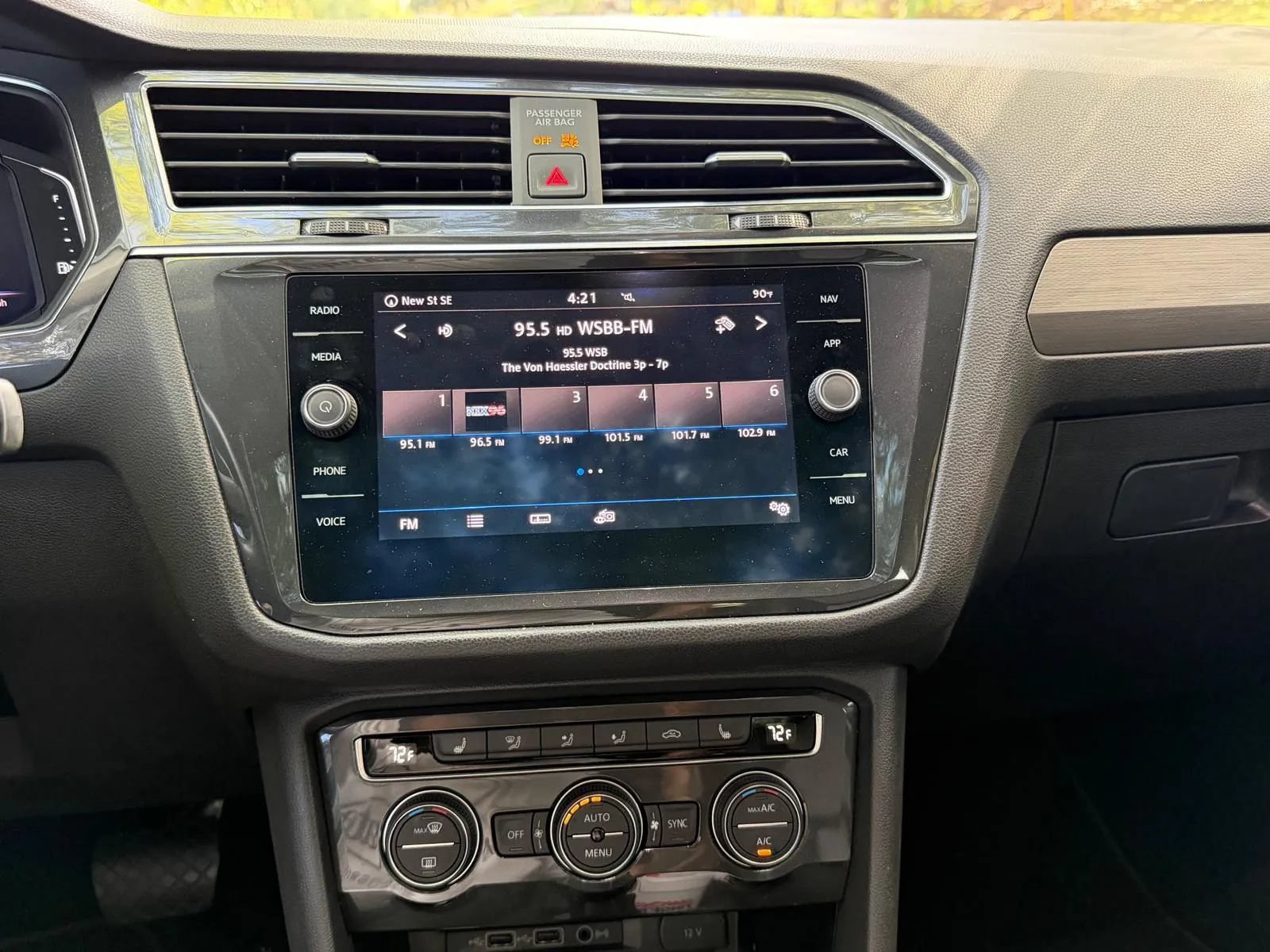 Used 2019 Volkswagen Tiguan SEL FWD image 22