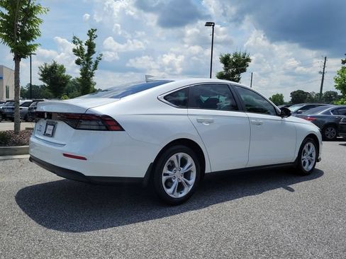 Certified 2025 Honda Accord LX image 4