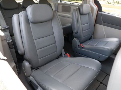 Used 2008 Dodge Grand Caravan SXT image 14