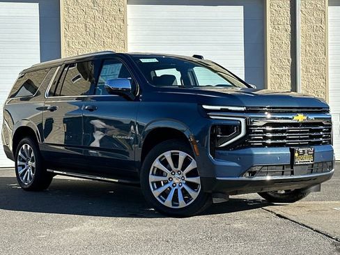 New 2026 Chevrolet Suburban Premier image 2