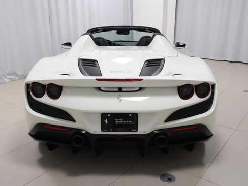 Used 2021 Ferrari F8 Tributo image 12