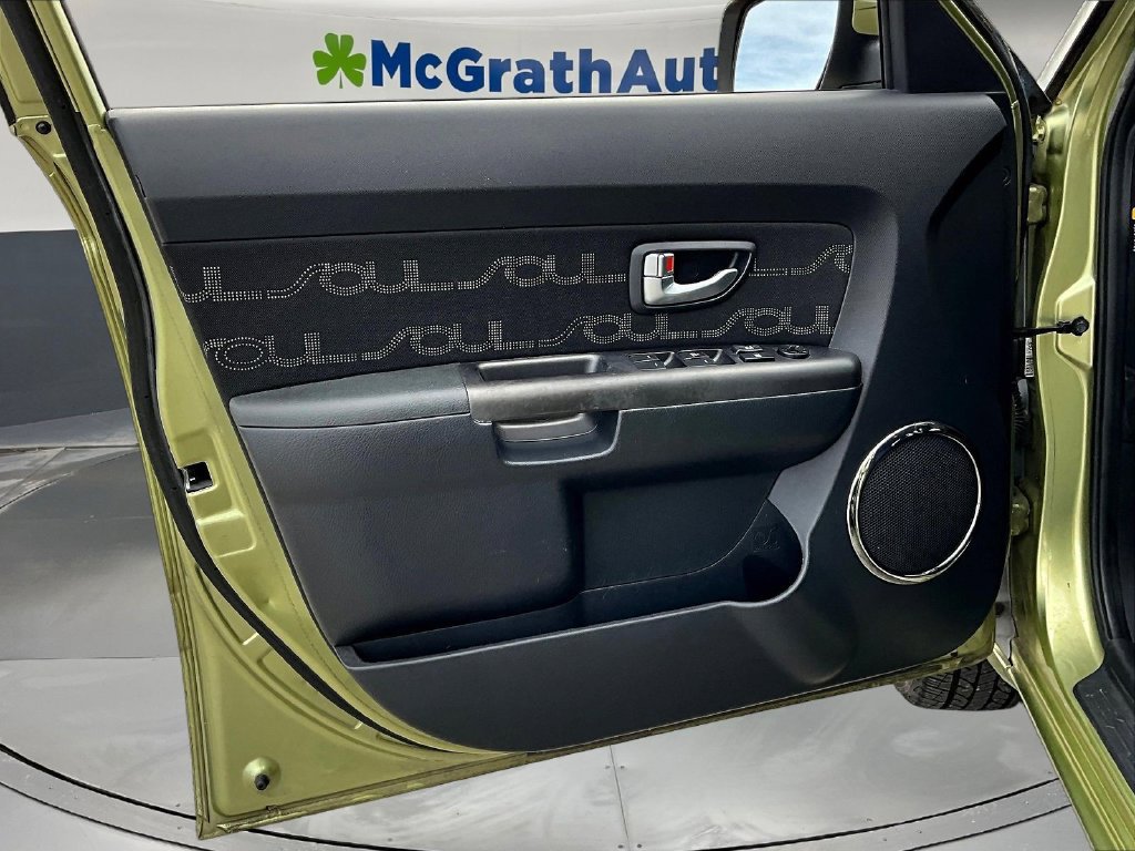 Used 2012 Kia Soul + w/ Audio Pkg FWD image 22