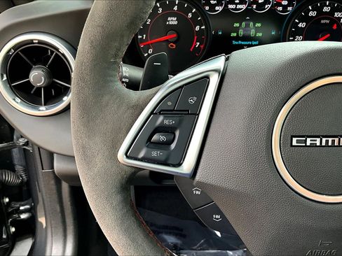 Used 2018 Chevrolet Camaro ZL1 image 10