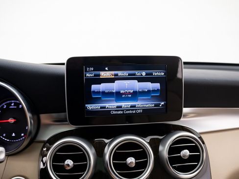 Used 2019 Mercedes-Benz GLC 300 4MATIC image 25