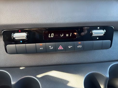 Used 2025 Mercedes-Benz Sprinter 2500 image 14