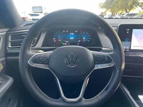 New 2026 Volkswagen Atlas Cross Sport SE FWD image 19