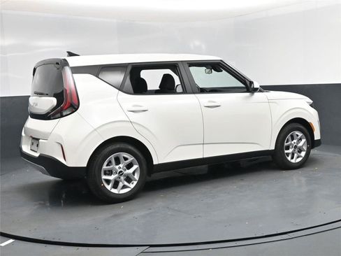 New 2025 Kia Soul LX image 7