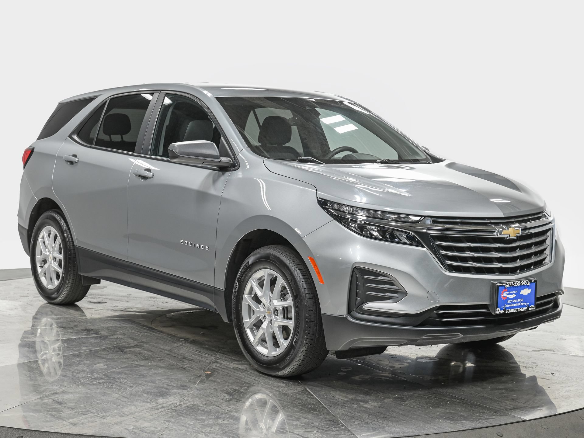 Used 2024 Chevrolet Equinox LS w/ LS Convenience Package FWD image 9
