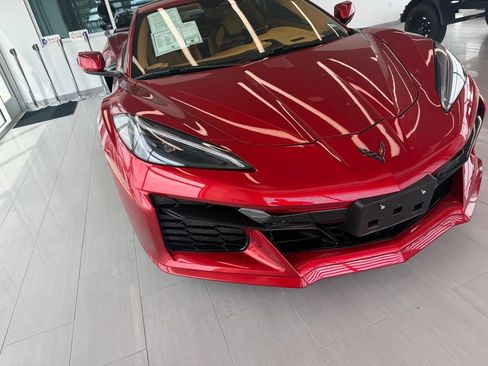 Used 2025 Chevrolet Corvette Z06 RWD image 4