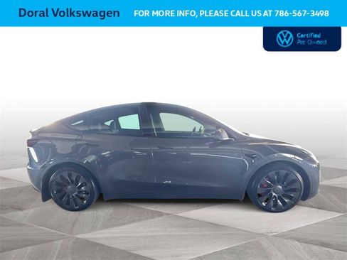 Used 2022 Tesla Model Y Performance image 9