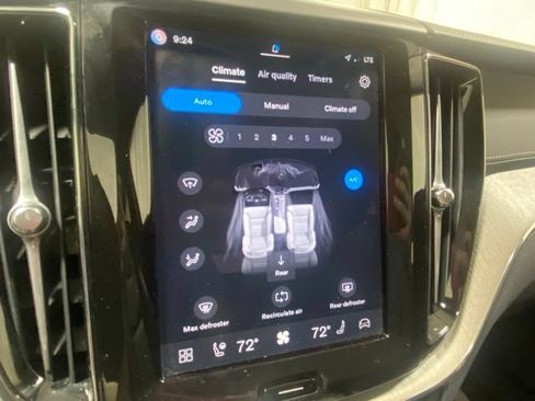 Certified 2025 Volvo XC60 B5 Ultra AWD/4WD image 19