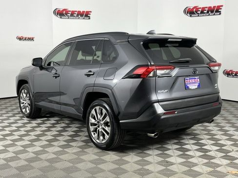 Used 2020 Toyota RAV4 XLE Premium image 6