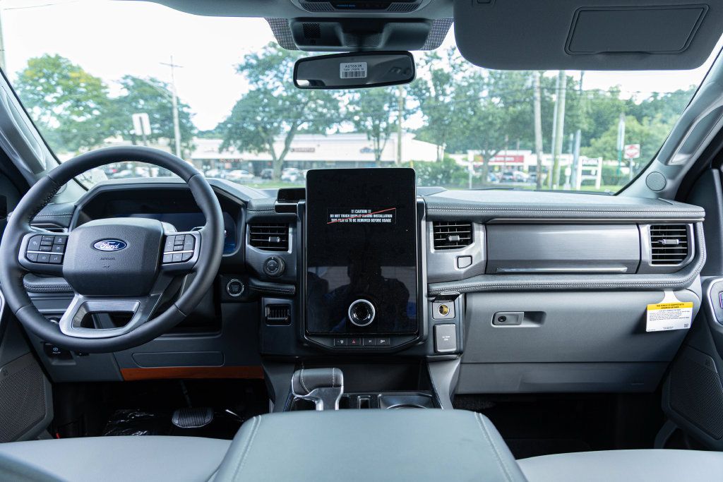 New 2025 Ford F150 Lightning Flash AWD/4WD image 11