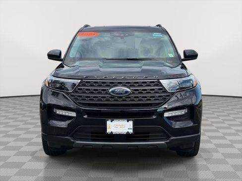 Used 2023 Ford Explorer XLT w/ Equipment Group 202A AWD/4WD image 2