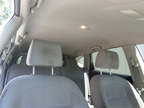Used 2015 Nissan Rogue S w/ Convenience Package FWD image 11