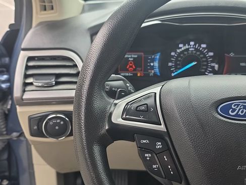 Used 2019 Ford Fusion SE FWD image 20
