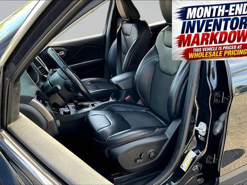 Used 2021 Jeep Cherokee Latitude Plus AWD/4WD image 24