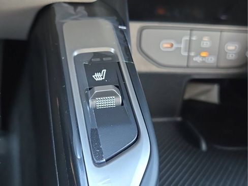 Certified 2025 Kia Sorento S w/ Panoramic Sunroof Package FWD image 25