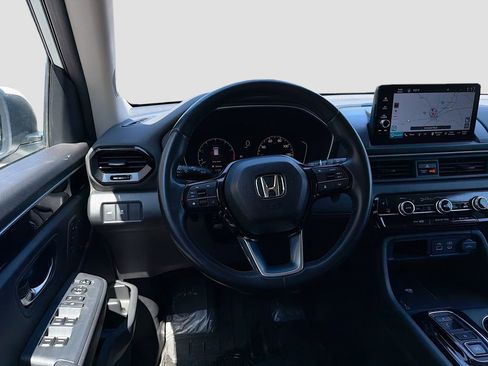 Used 2023 Honda Pilot Touring image 24