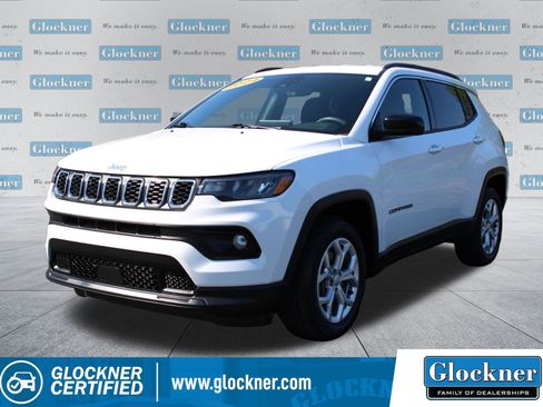 Used 2024 Jeep Compass Latitude AWD/4WD image 1