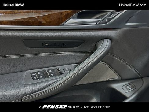 Used 2018 BMW 540i w/ M Sport Package RWD image 3