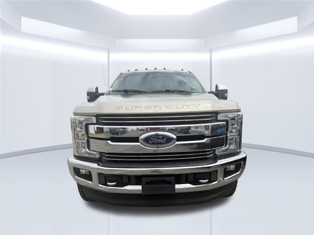 Used 2017 Ford F250 Lariat w/ Lariat Ultimate Package AWD/4WD image 2