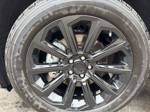 Used 2023 Toyota Highlander XLE image 11