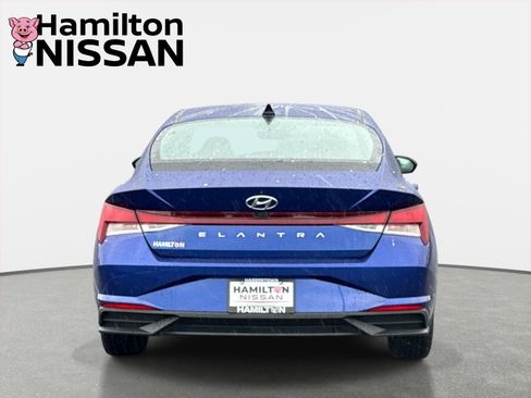 Used 2022 Hyundai Elantra SEL FWD image 3