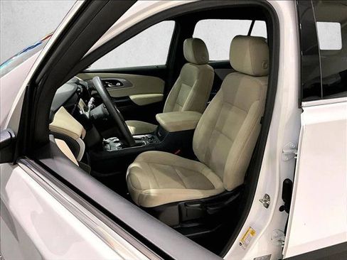 Used 2022 Chevrolet Traverse LS FWD image 27