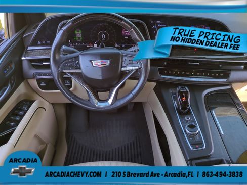 Used 2023 Cadillac Escalade ESV Premium Luxury w/ LPO, Radiant Package AWD/4WD image 16
