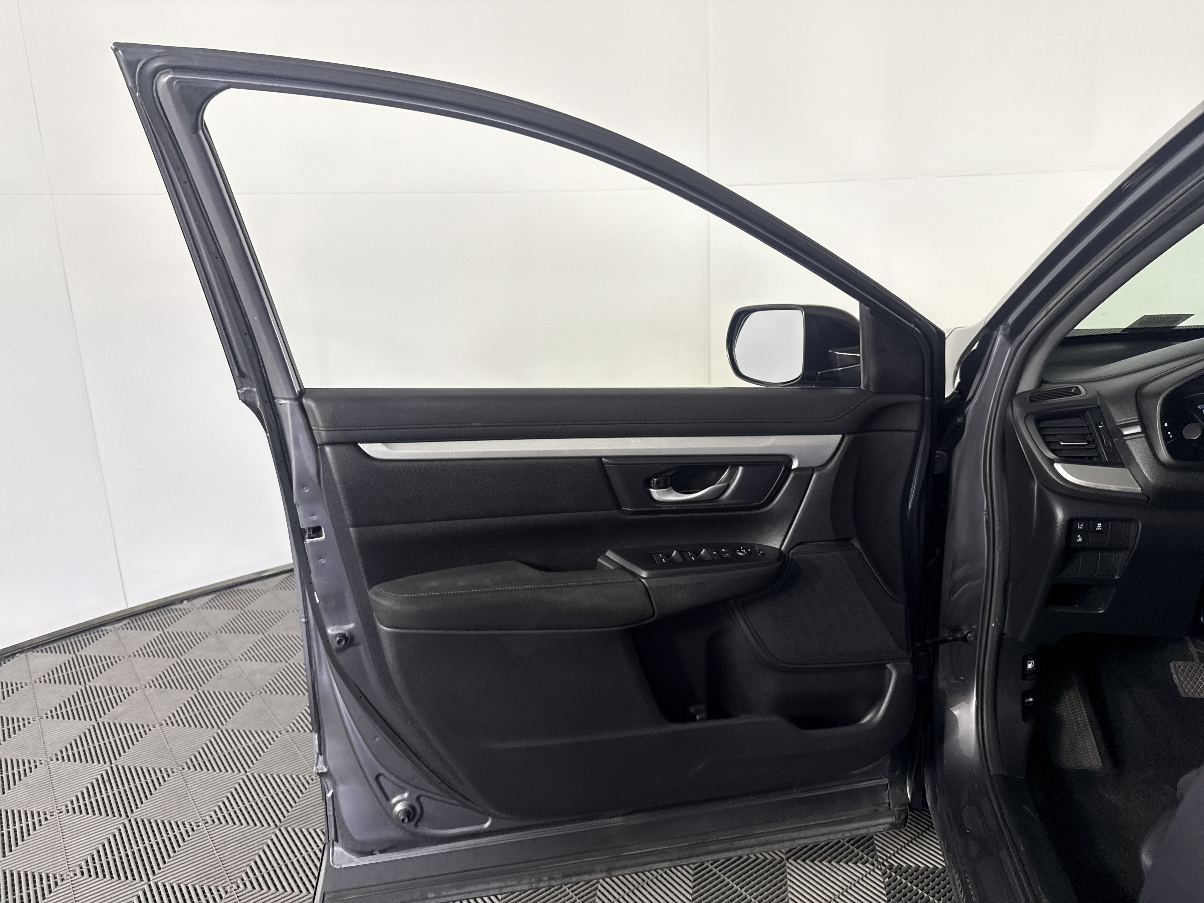 Used 2021 Honda CR-V LX image 13
