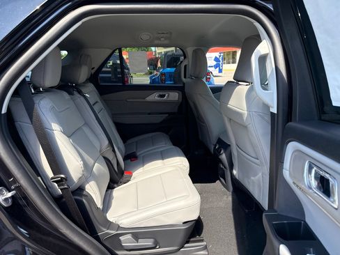 New 2026 Ford Explorer Active w/ Active Comfort Package AWD/4WD image 7
