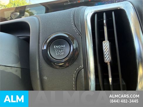 Used 2025 Ford Expedition Max Platinum AWD/4WD image 23