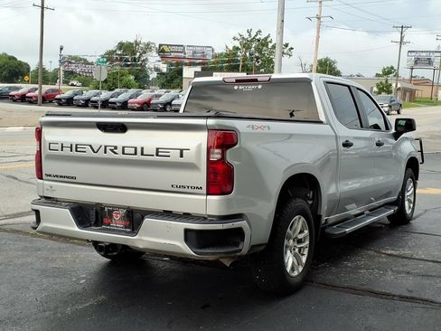 Used 2022 Chevrolet Silverado 1500 Custom w/ LPO, Dark Essentials Package AWD/4WD image 4