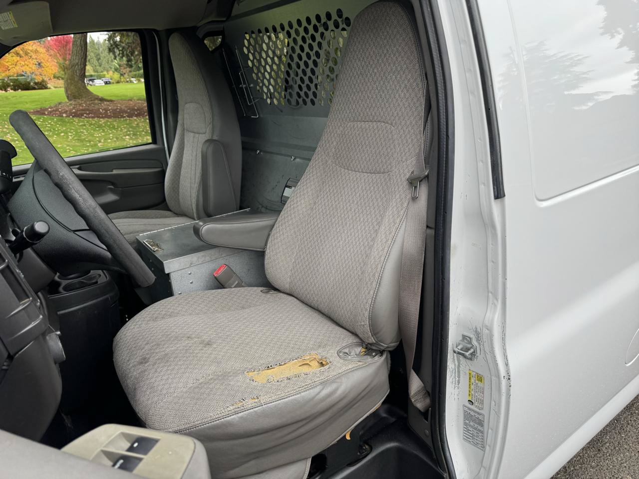 Used 2014 Chevrolet Express 2500 RWD image 26