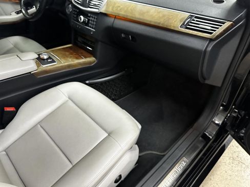 Used 2011 Mercedes-Benz E 350 4MATIC Sedan image 90