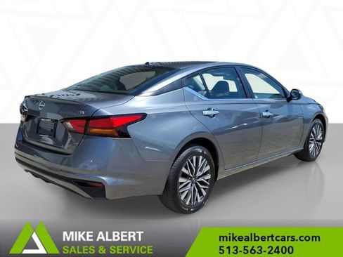 Used 2023 Nissan Altima 2.5 SV AWD/4WD image 7